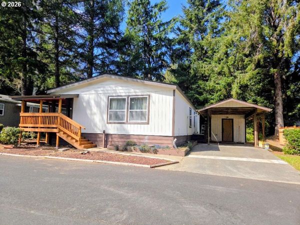 530 SHOREPINES PL, Coos Bay, OR 97420