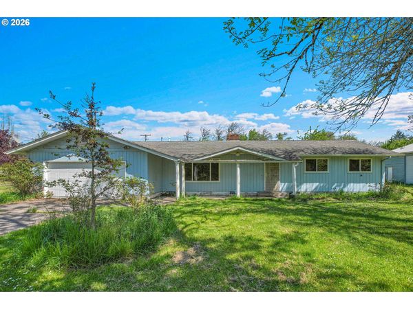 411 BAKER ST, Lebanon, OR 97355