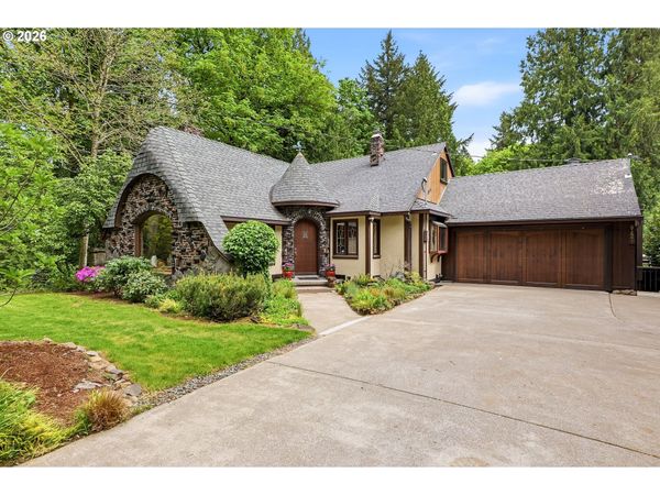 6164 SW CAPITOL HWY, Portland, OR 97239