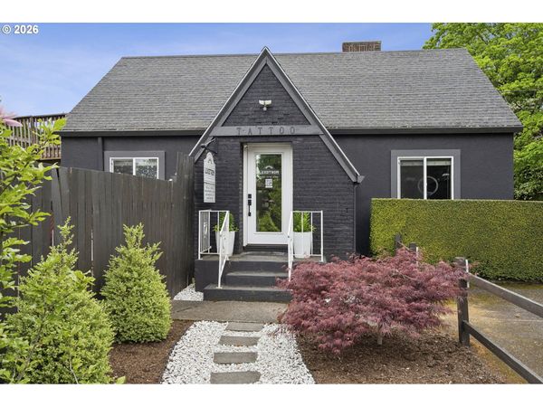 17641 SE STARK ST, Portland, OR 97233
