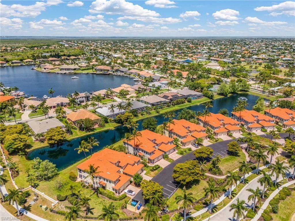 5626 Cape Harbour Dr, Unit 202, Cape Coral, FL 33914 Photo