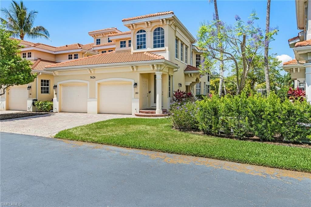 5626 Cape Harbour Dr, Unit 202, Cape Coral, FL 33914 Photo