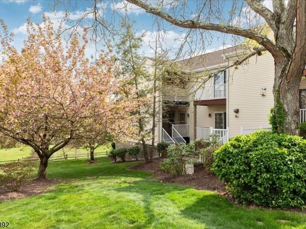 172 Potomac Dr, Bernards, NJ 07920