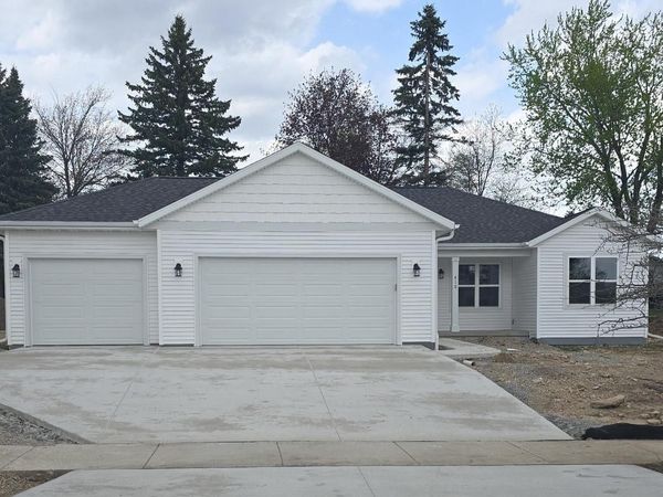 410 Village LANE, Ripon, WI 54971