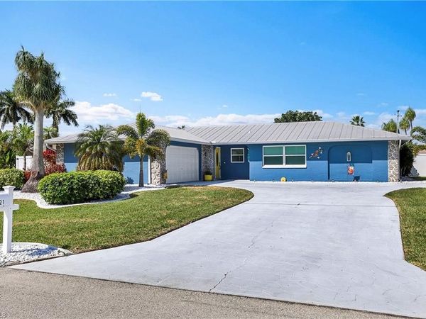 1221 SE 43rd TER , CAPE CORAL, FL 33904