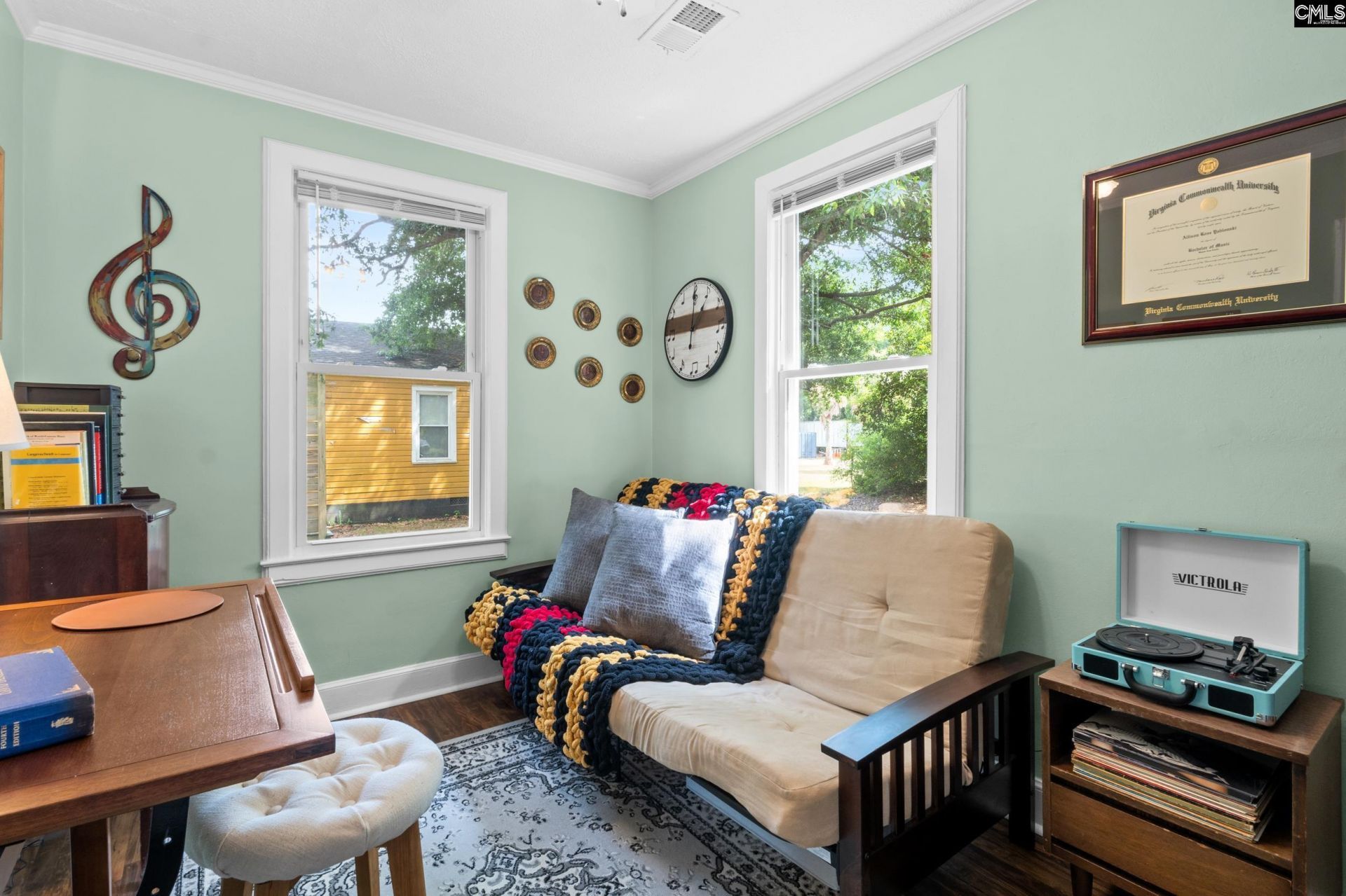 53 Kingsgate Drive  Photo 10
