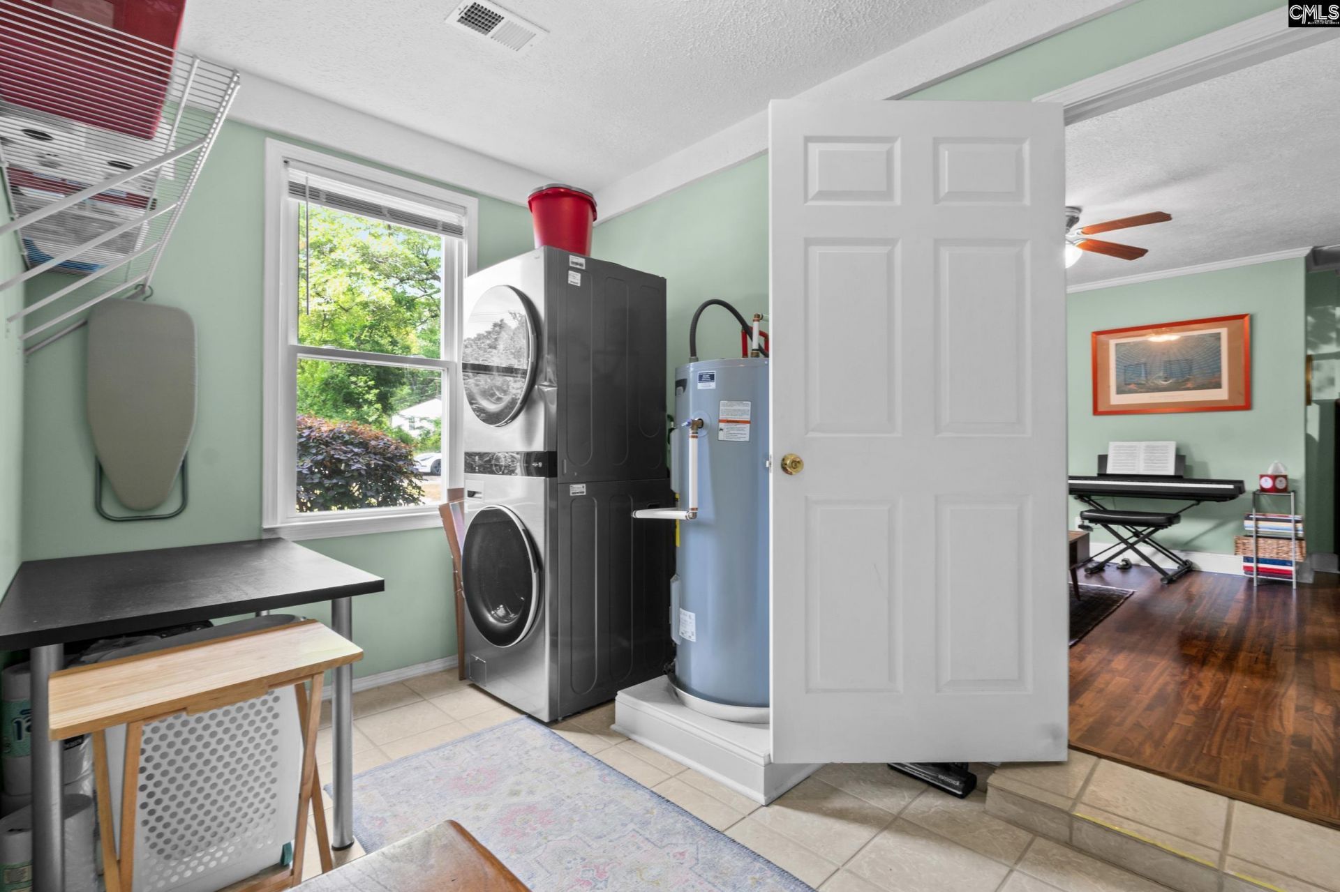 53 Kingsgate Drive  Photo 12