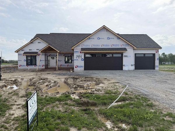 2220 Golfview Drive, Auburn, IN 46706