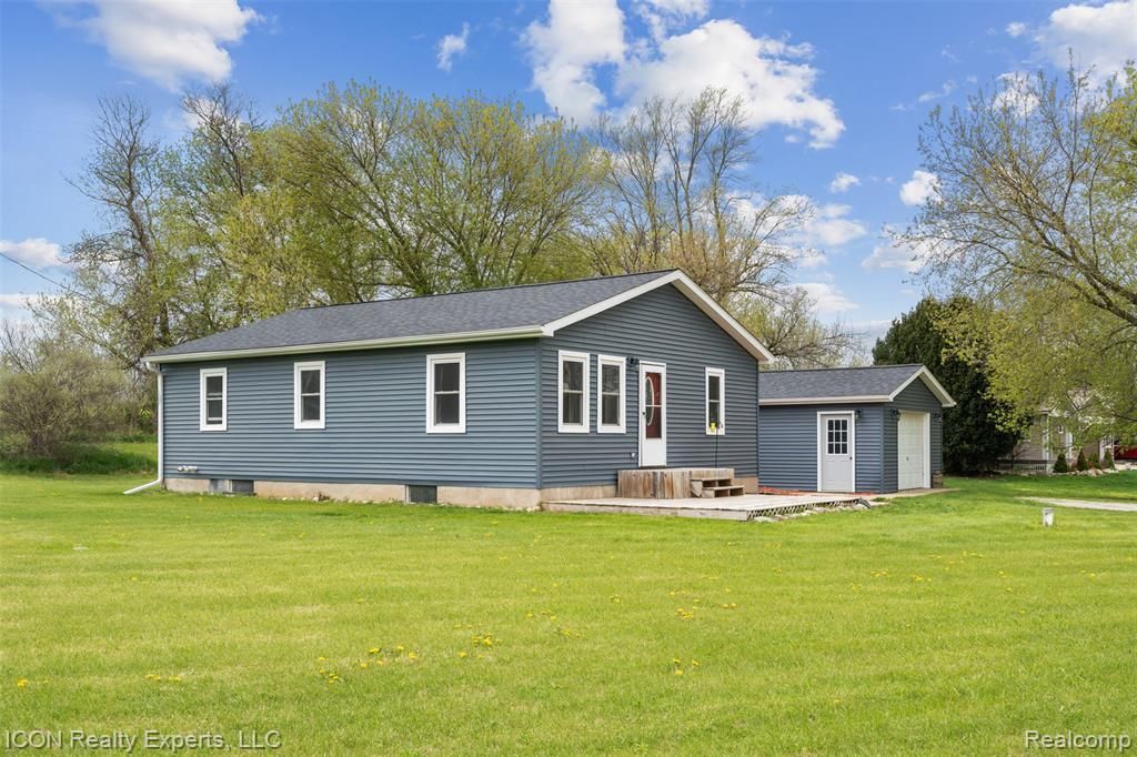 6093 Old State Road, North Branch Township, MI 48461 Main Photo