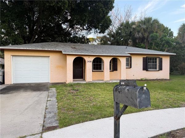 2426 4th Place , Vero Beach, FL 32962