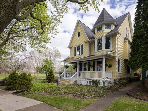 27 Riverside Street , Rochester, NY 14613