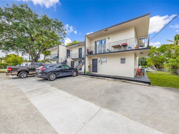 1800 NW 19th Ter , Miami, FL 33125
