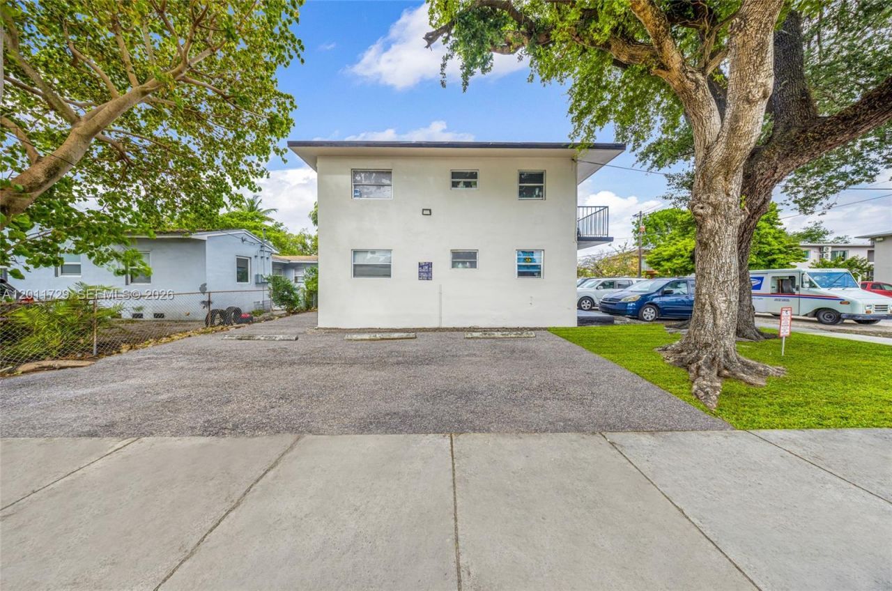 1800 NW 19th Ter , Miami, FL 33125 Photo