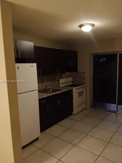 650 NW 28th St, Miami, FL 33127 Photo