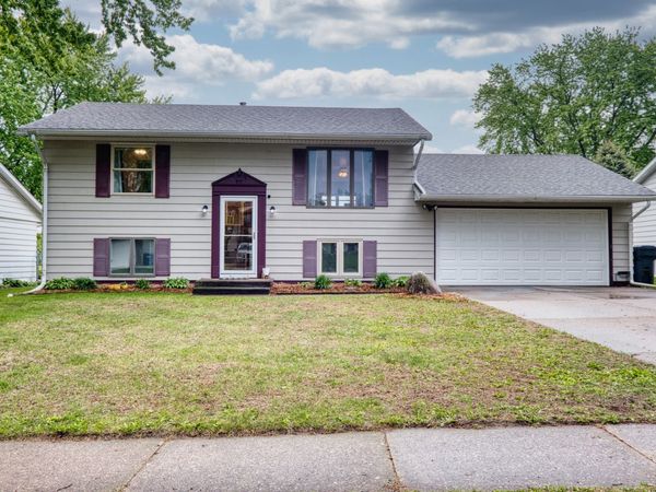 2313 Lafayette Terrace , Clinton, IA 52732