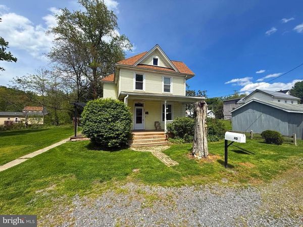 40 MABLE LANE , BERKELEY SPRINGS, WV 25411
