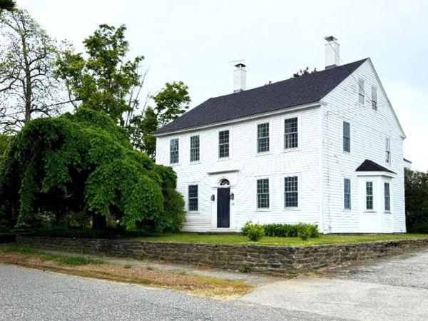 82 Petersham Rd, Hardwick, MA 01037