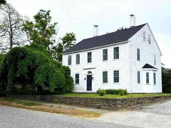82 Petersham Rd, Hardwick, MA 01037