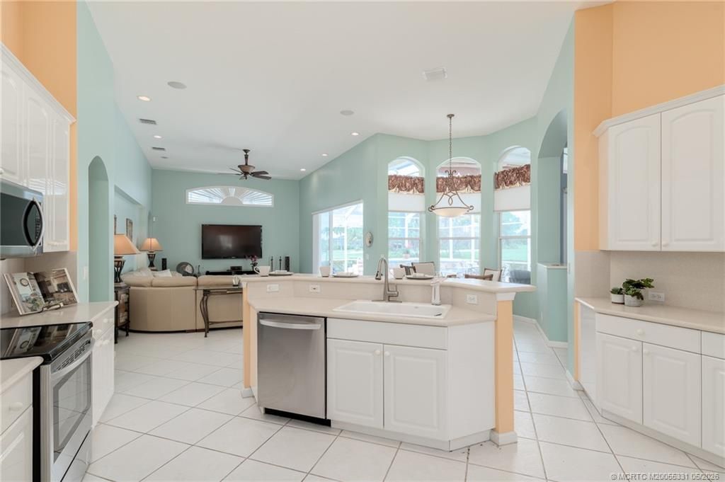 2216 SE Stonehaven Road, Port Saint Lucie, FL 34952 Photo