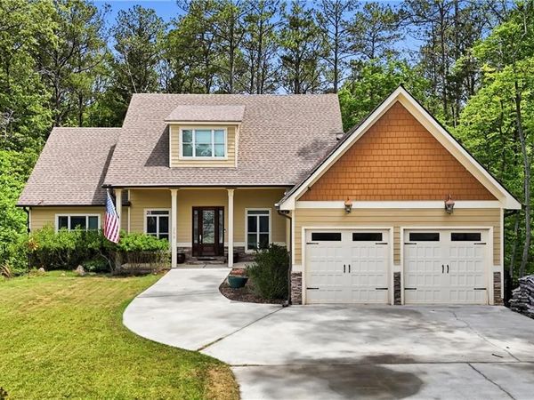 258 White Antelope Street , Waleska, GA 30183