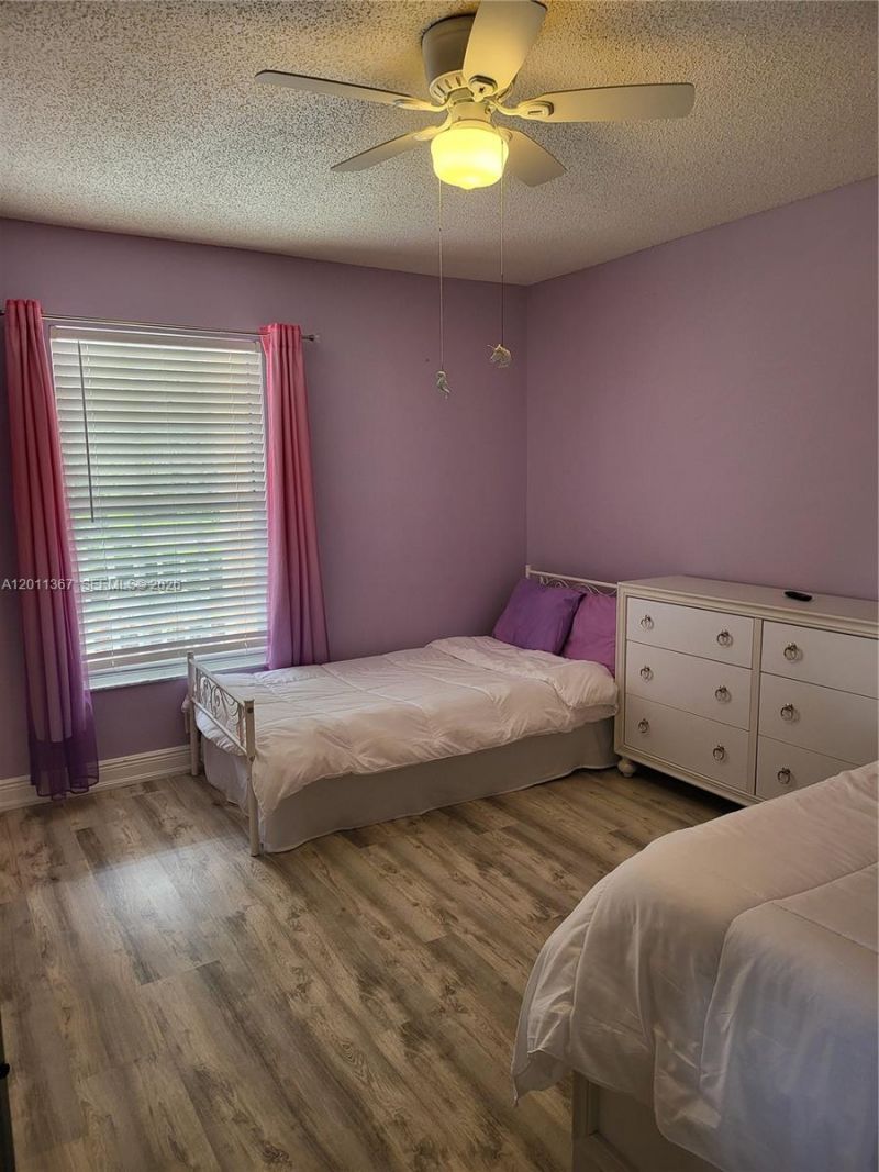 575 Augusta Boulevard , Unit 8, Naples, FL 34113 Photo