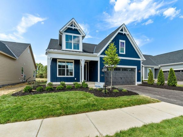 4211 Laguna Loop , Lewis Center, OH 43035