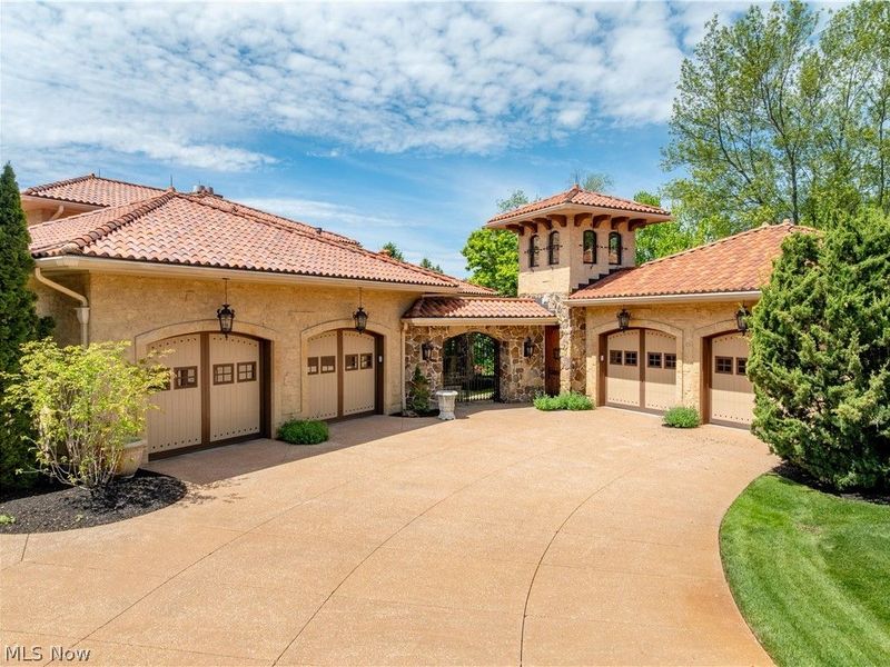 4809 Lantern Hill Circle NW, Canton, OH 44718 Photo 3