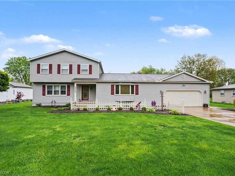6645 Summit Drive, Canfield, OH 44406 Photo 3