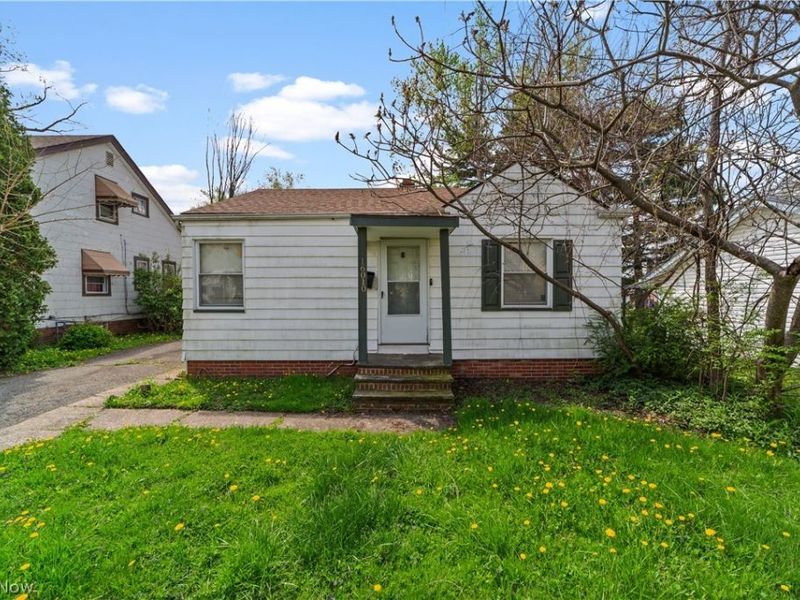 4898 E 95th Street, Garfield Heights, OH 44125 Photo 3