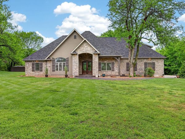 2335 S Ressie Drive , Carthage, MO 64836