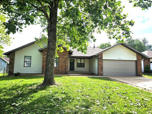 4810 W Tarkio Street , Springfield, MO 65802