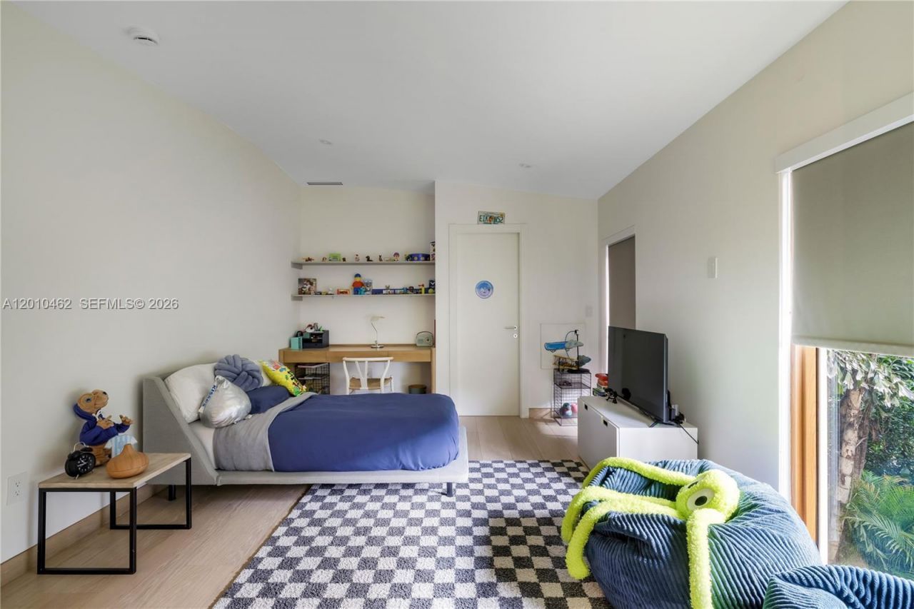 3600 Stewart Ave, Miami, FL 33133 Photo