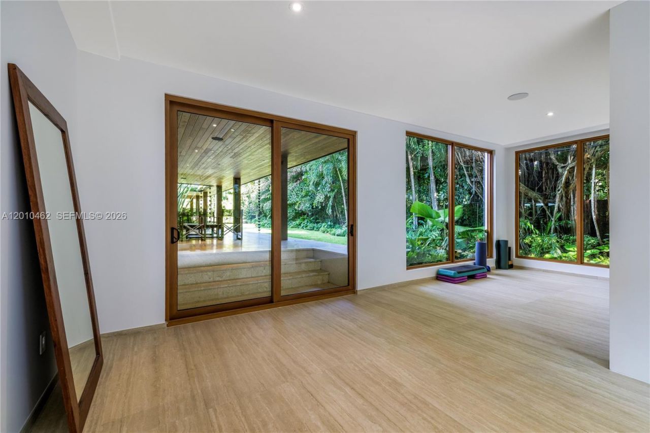 3600 Stewart Ave, Miami, FL 33133 Photo