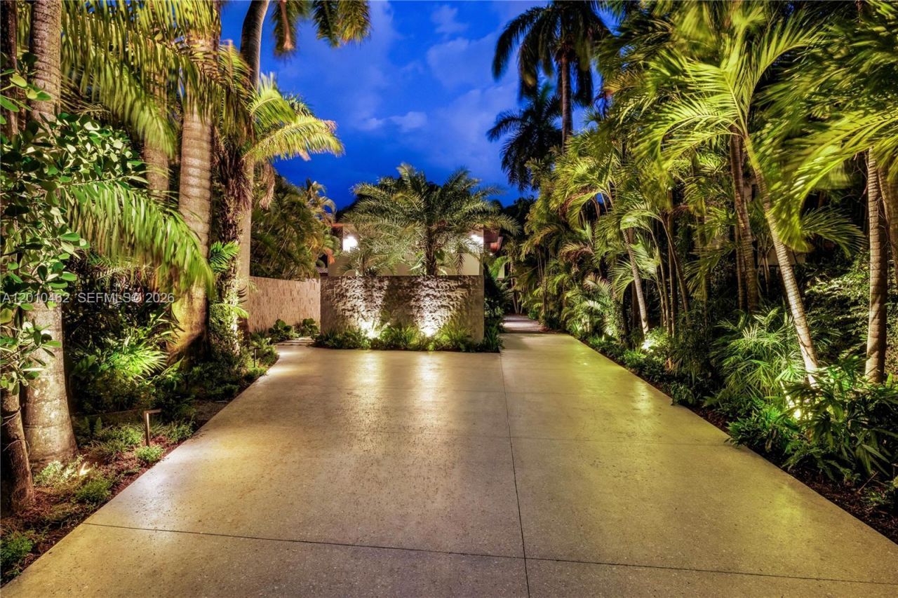 3600 Stewart Ave, Miami, FL 33133 Photo