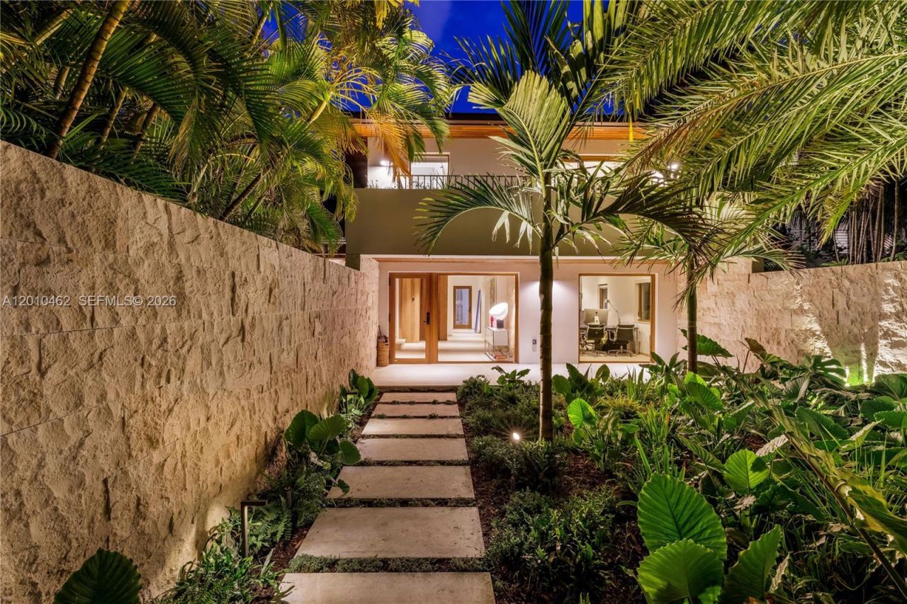 3600 Stewart Ave, Miami, FL 33133 Photo