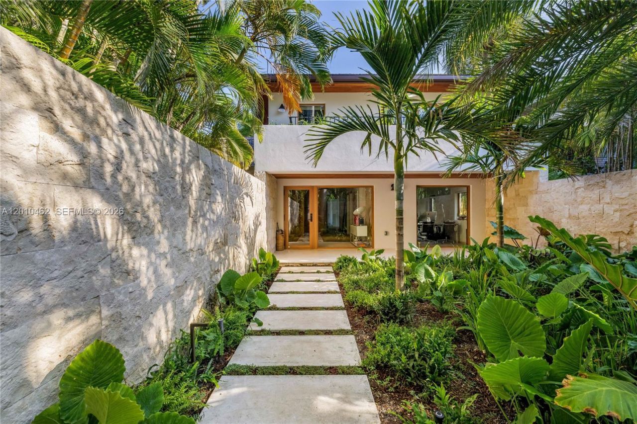 3600 Stewart Ave, Miami, FL 33133 Photo