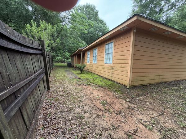 29 Willie Lindsey Dr., Collins, MS 39428
