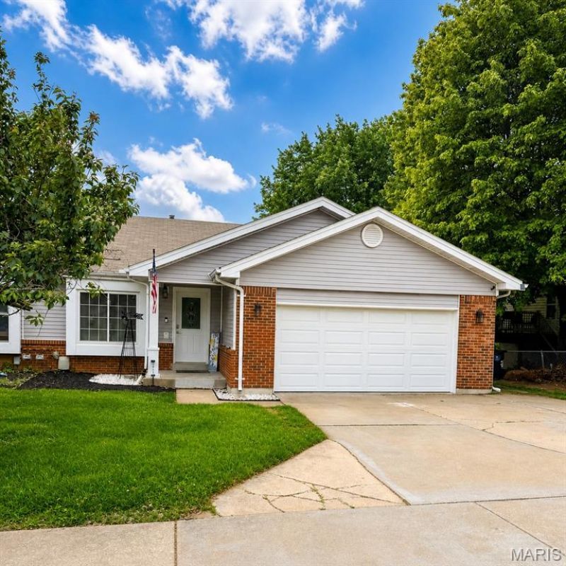 2411 Muegge Road , Saint Charles, MO 63303 Main Photo