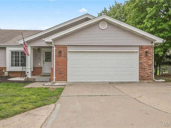 2411 Muegge Road, St Charles, MO 63303
