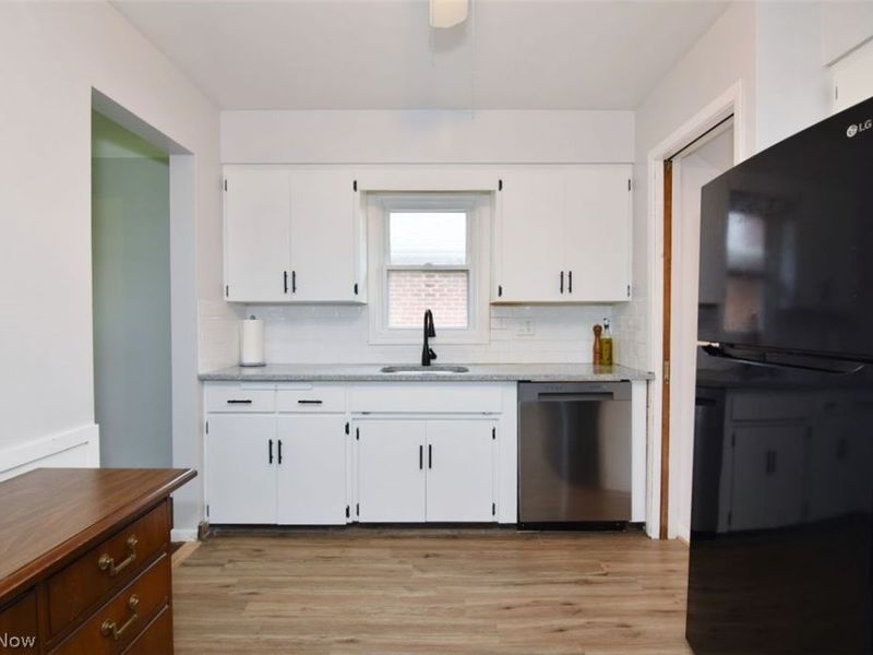 1098 Homestead Road, South Euclid, OH 44121 Photo 8