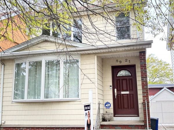 8921 Aubrey Avenue , Glendale, NY 11385