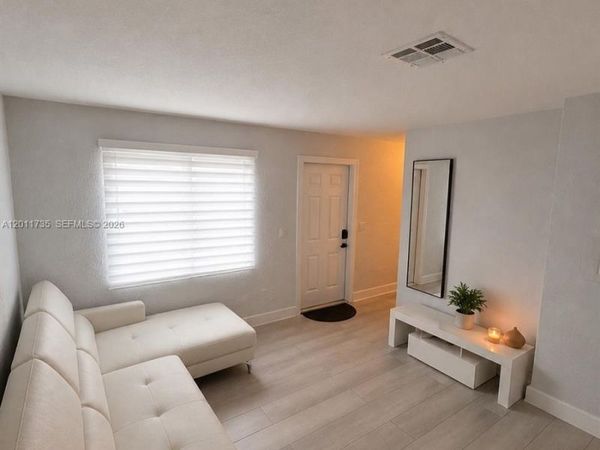 1032 NW 6th Ave, Unit 2, Fort Lauderdale, FL 33311