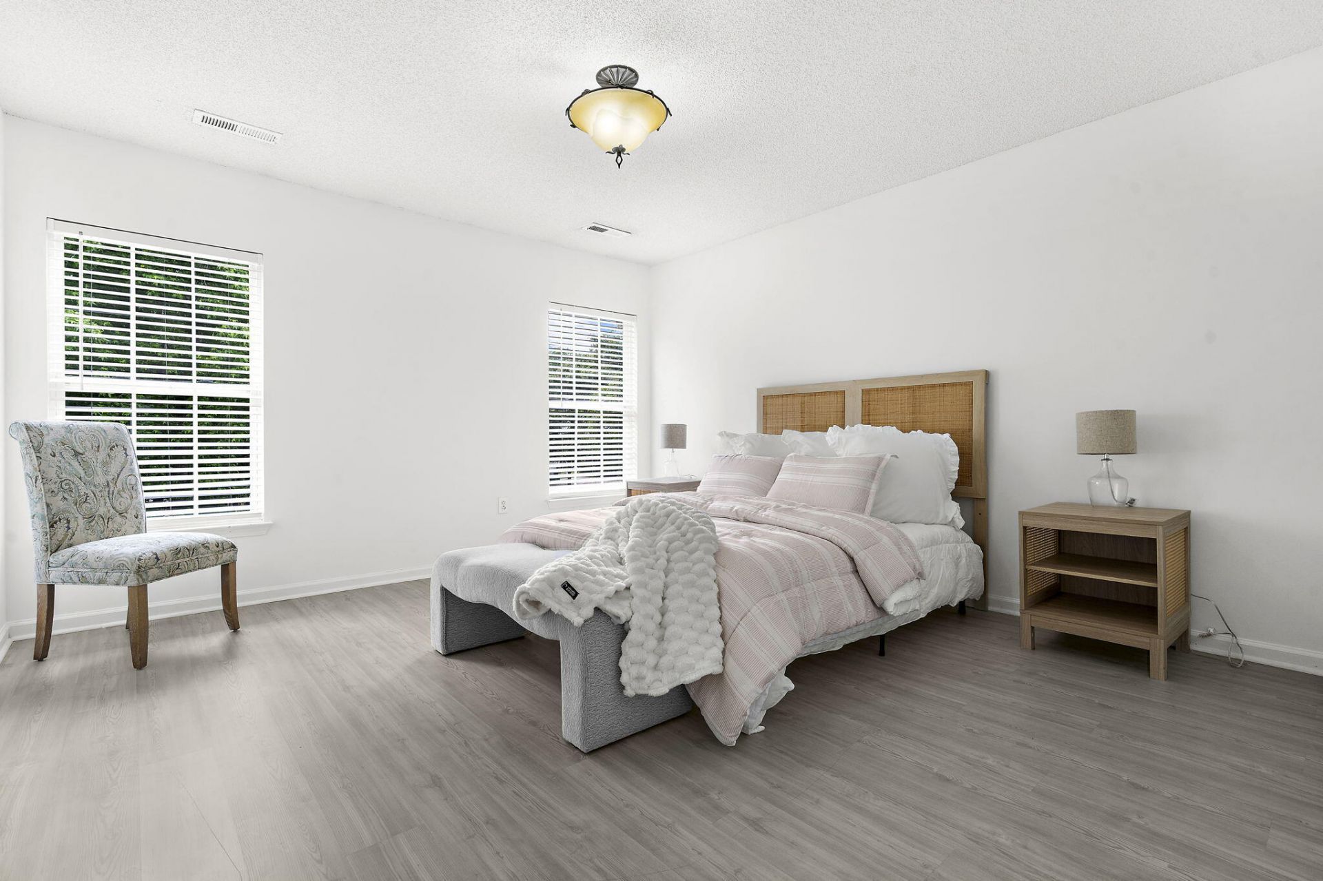 5055 Thornton Drive Photo 11