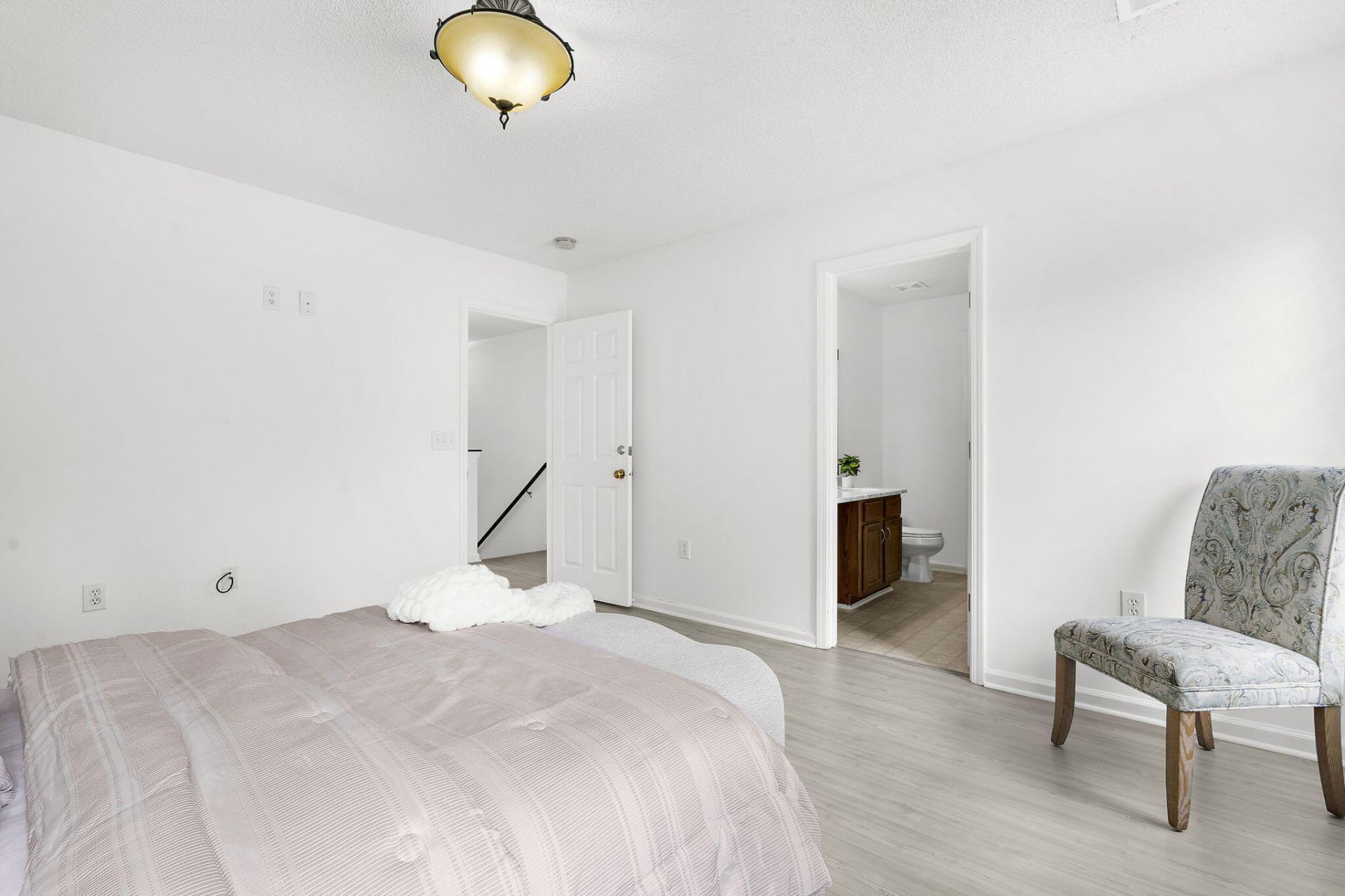 5055 Thornton Drive Photo 12
