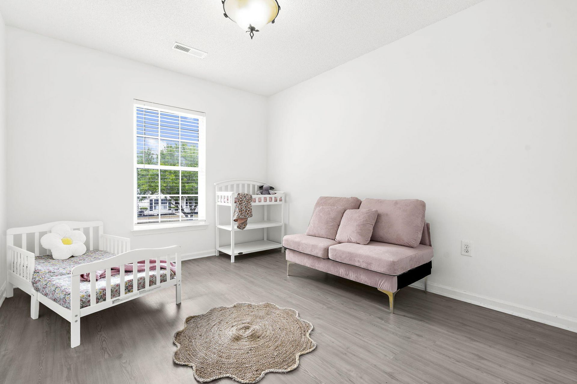 5055 Thornton Drive Photo 19