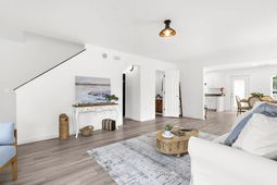 5055 Thornton Drive photo 4