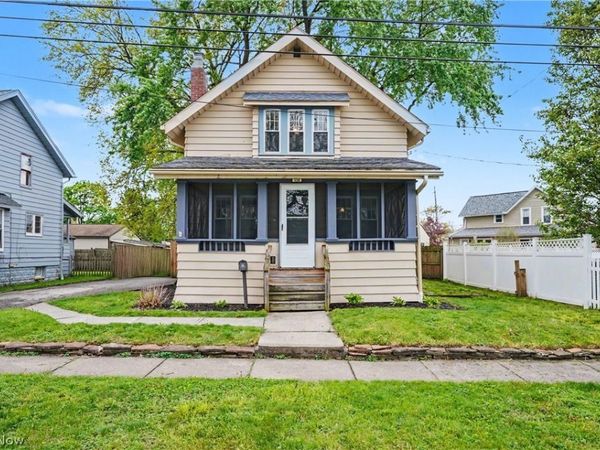 538 Stow Avenue , Cuyahoga Falls, OH 44221
