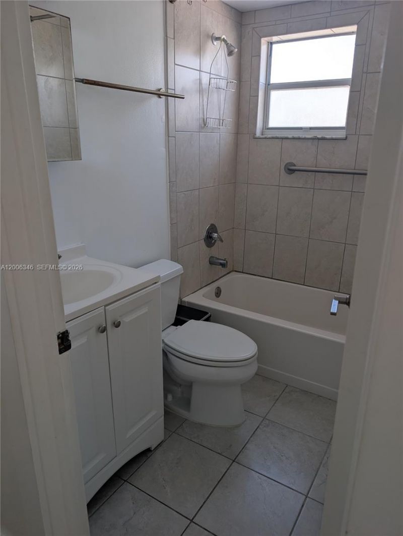 326 Wilson St , Unit 201, Hollywood, FL 33019 Photo