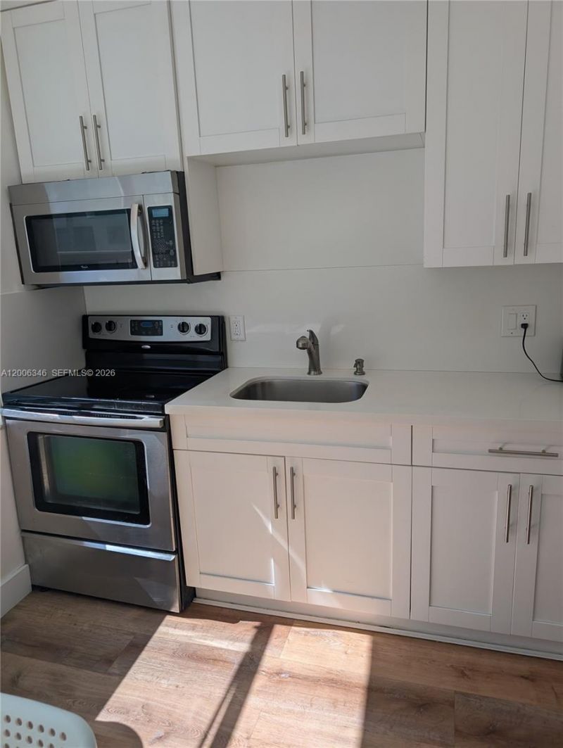 326 Wilson St , Unit 201, Hollywood, FL 33019 Photo