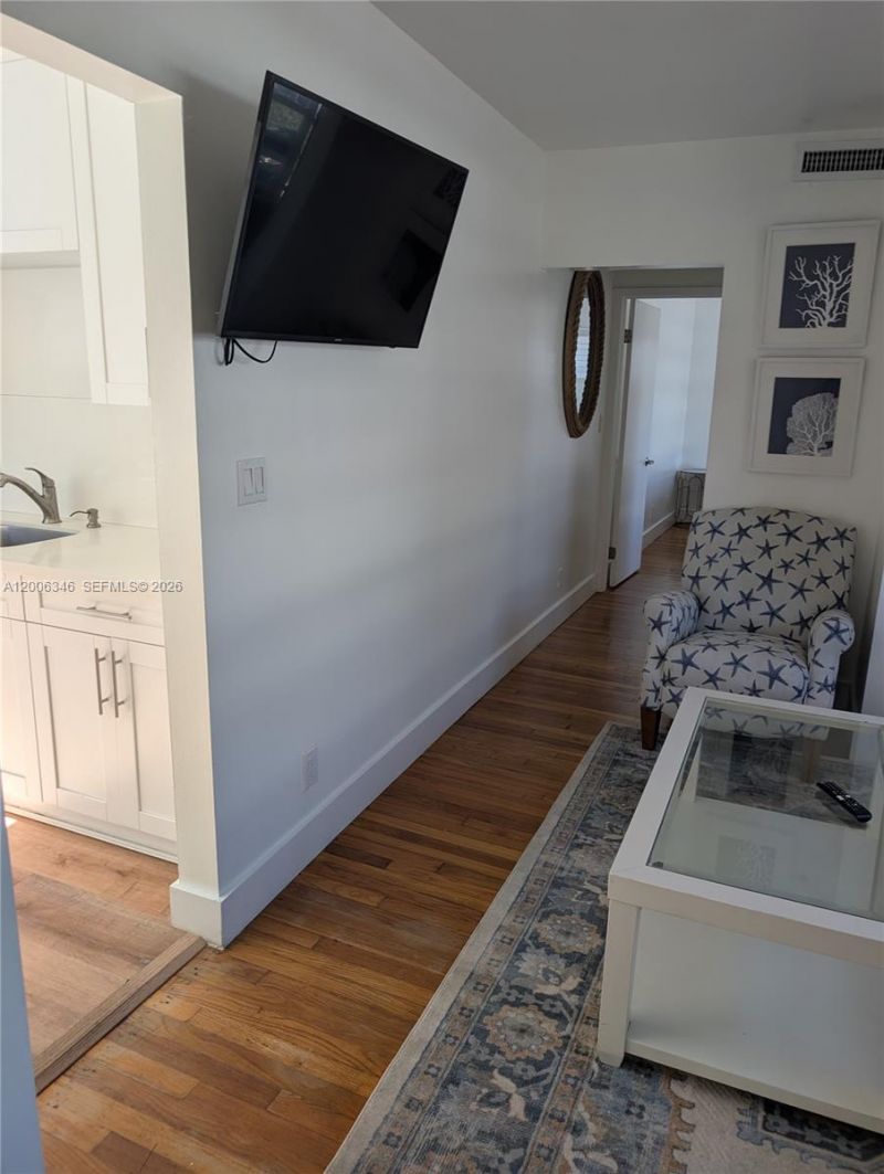 326 Wilson St , Unit 201, Hollywood, FL 33019 Photo